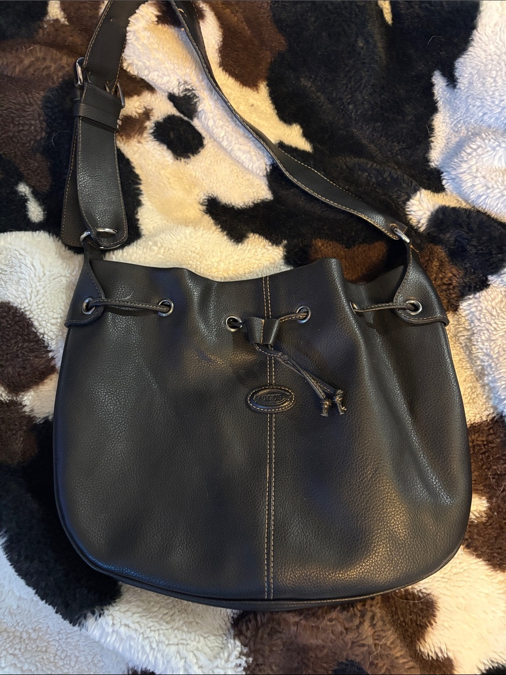 Tod’s Black Leather Drawstring Shoulder Bag